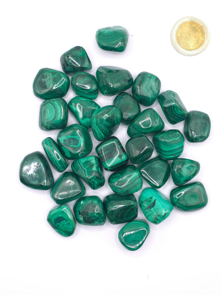 Rodados de malaquita del Congo con bandas verdes concéntricas