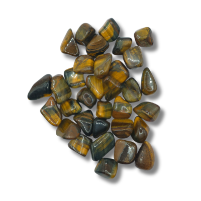 Rodados de bandas doradas y pardas con un brillo sedoso, y varios con zonas de azul grisáceo entre el dorado.